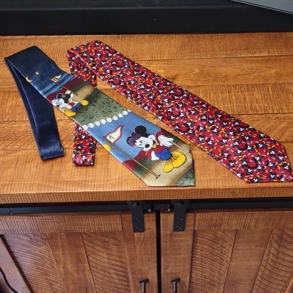 Set of 2 - Disney‎ Unlimited Neck Ties - Picture 1 of 7